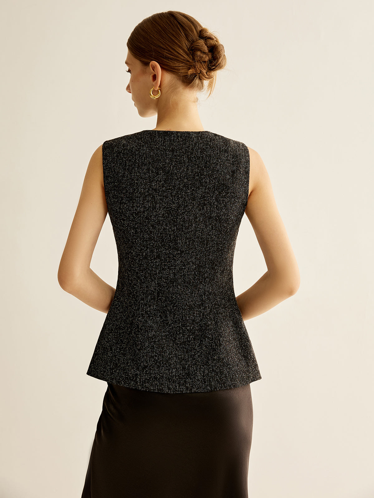Stylish Bust-Length, Tube-Slit Vest