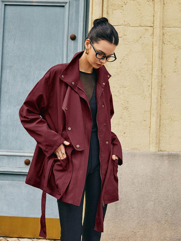 Burgunderfarbene Grace-Jacke mit Gürtel