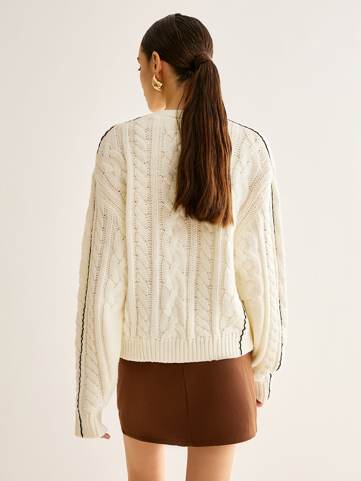 Cardigan mit Kontrastknöpfen