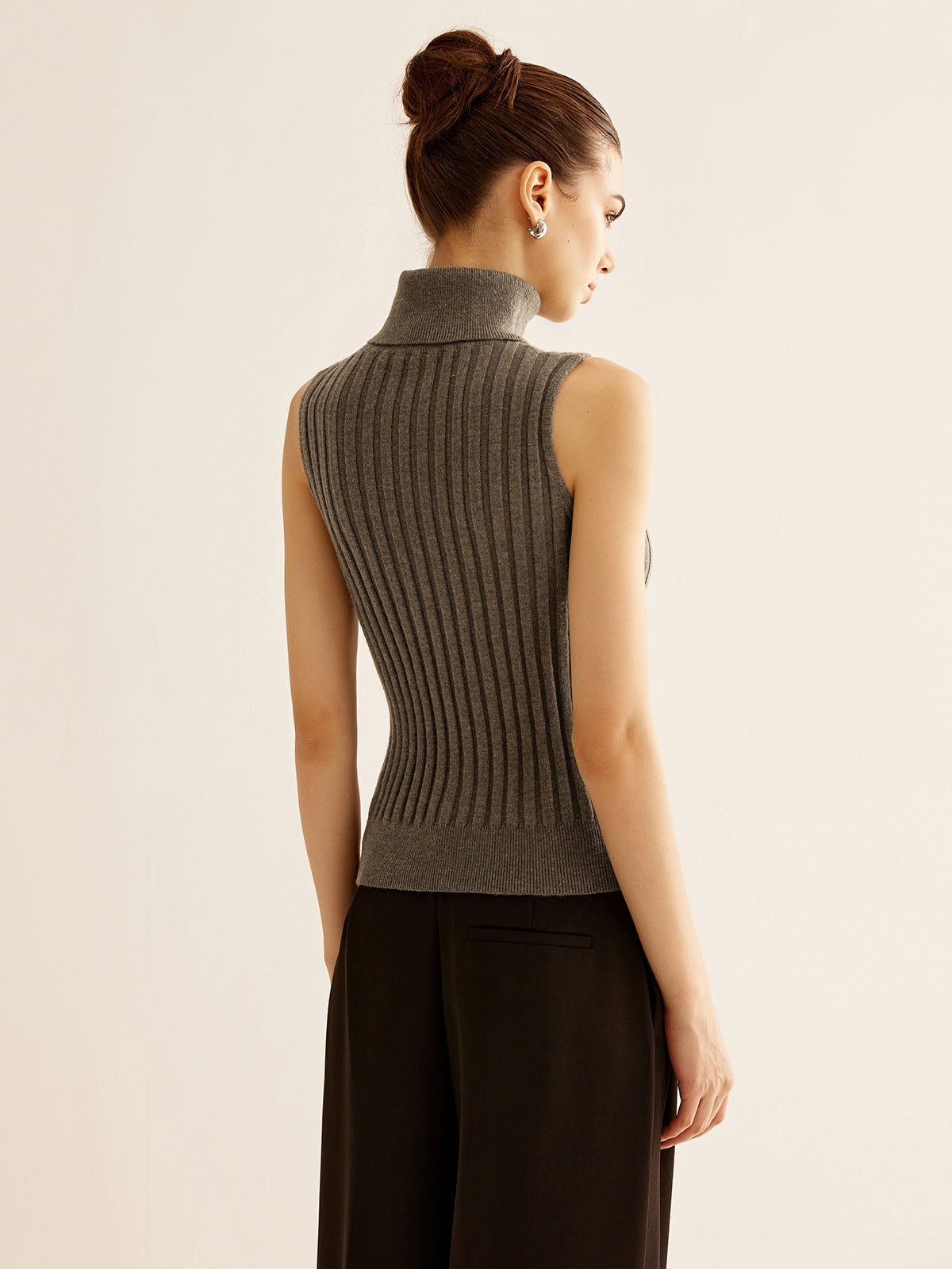 Rollkragenpullover-Weste aus Wollmischgewebe