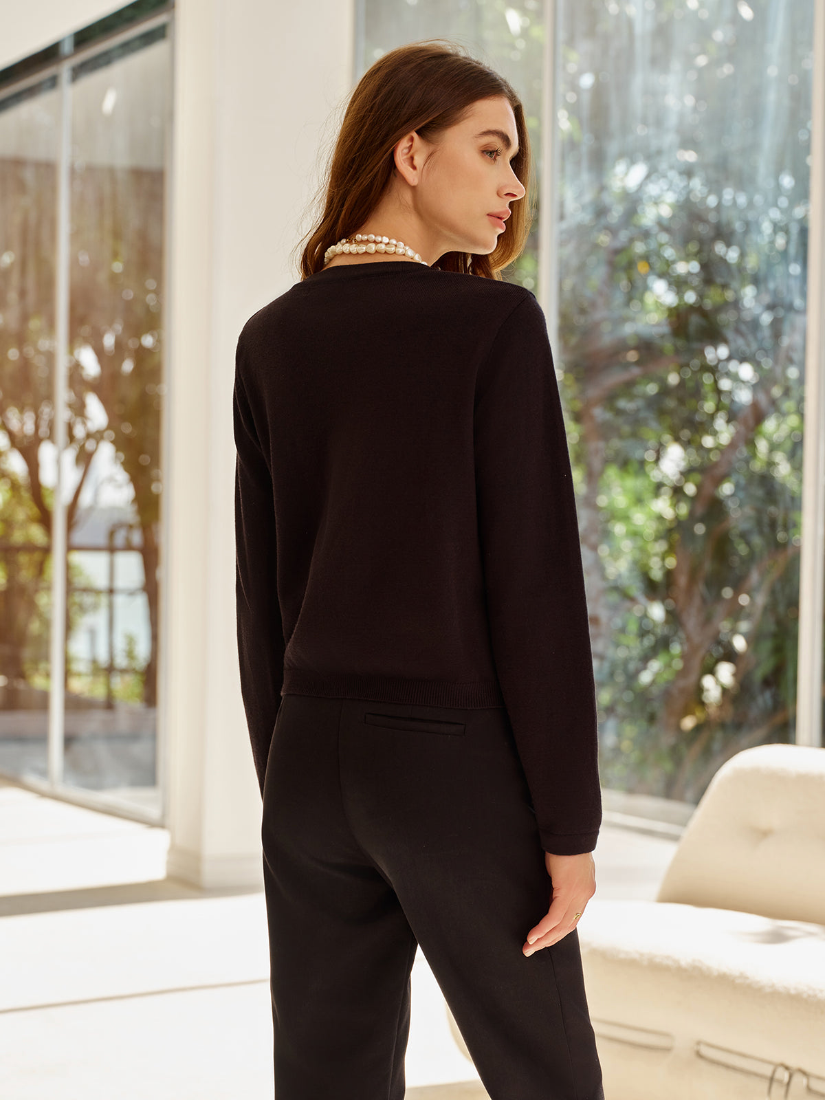 Strickjacke aus Wollmischung mit geometrischen Knöpfen