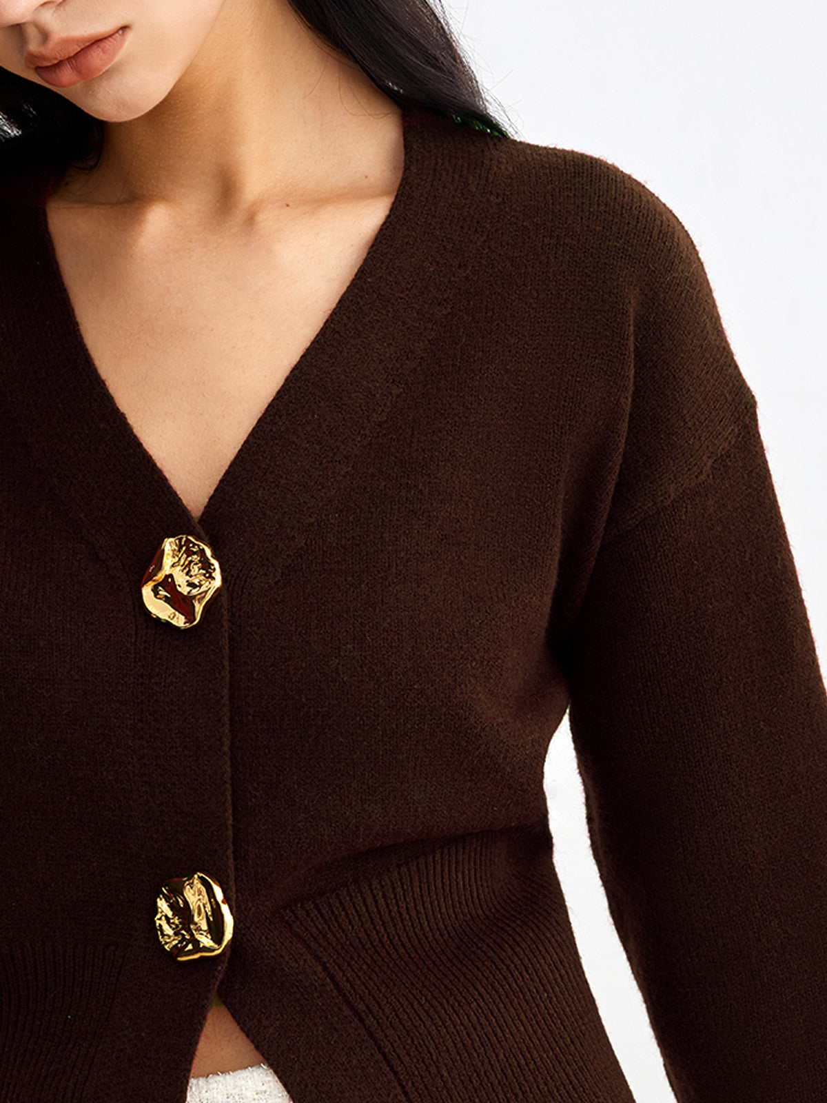 Stilvoller kurzer Cardigan mit Metallknöpfen