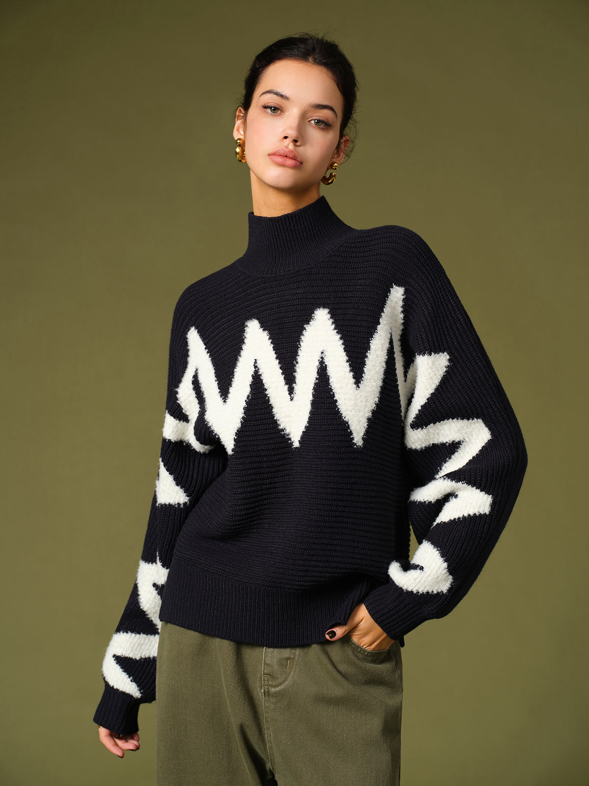 Semi-Neck Sweater with Contrast Trim 
