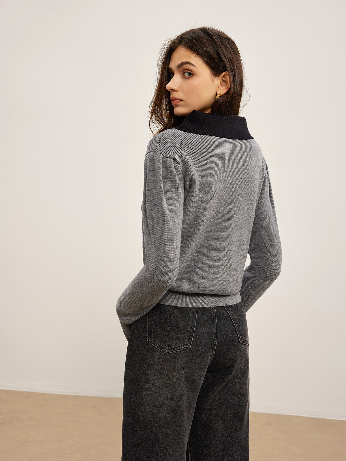 Contrasting Collar Thin Buttoned Cardigan