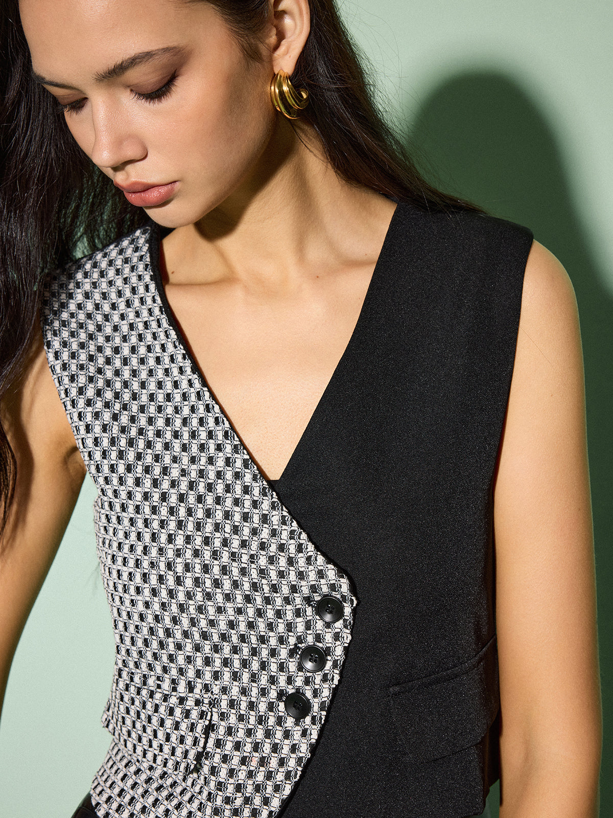 Color Blocked Cross Buttoned Vest