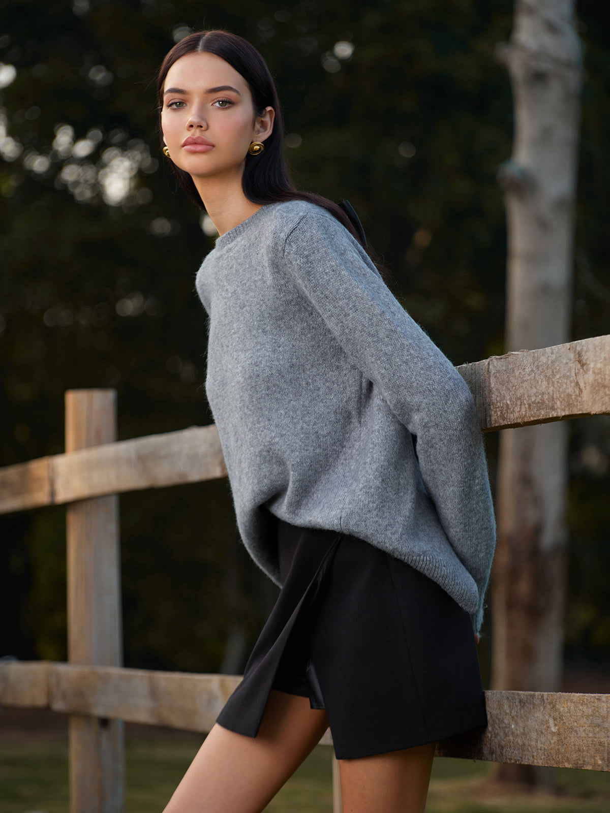 Rundhals-Strickpullover mit Schleifendetail 