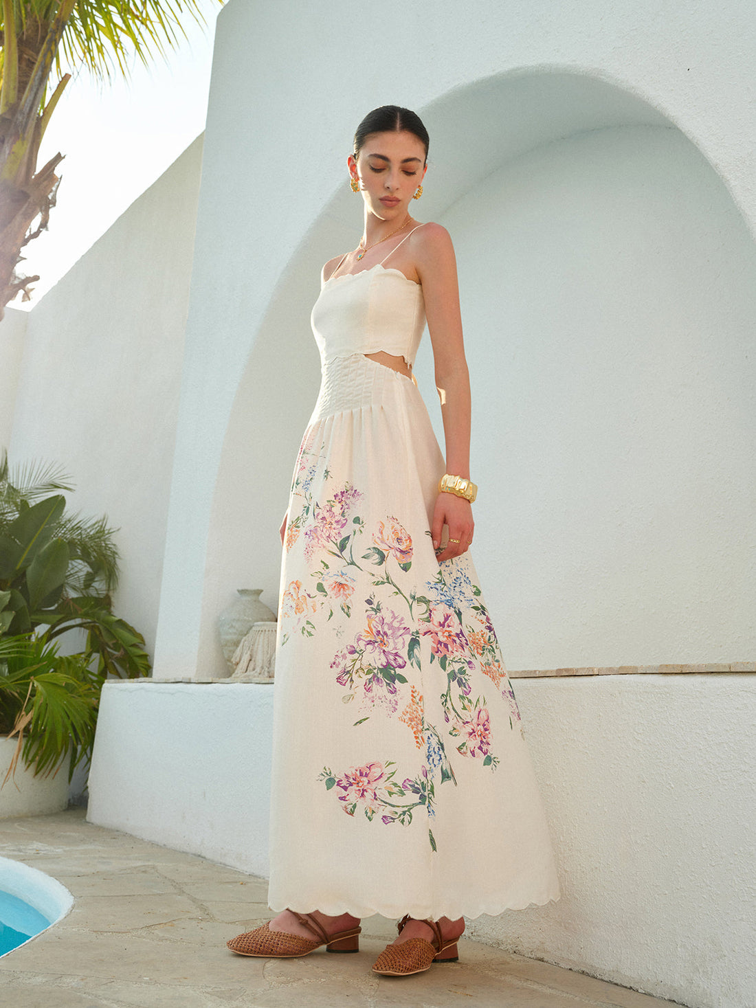 Ärmelloses Maxikleid mit rückenfreiem Design 