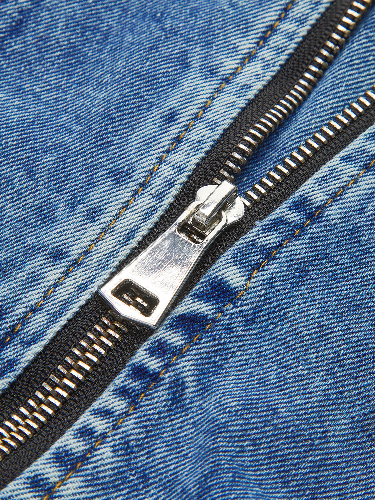 Jeansjacke mit Puffärmeln, schmal geschnitten