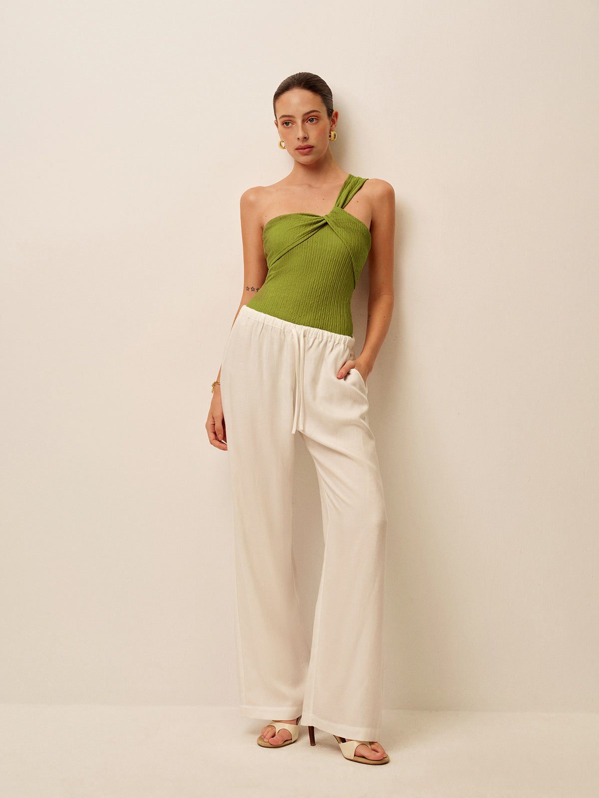 Wrinkled Twist One-Shoulder Swimsuit