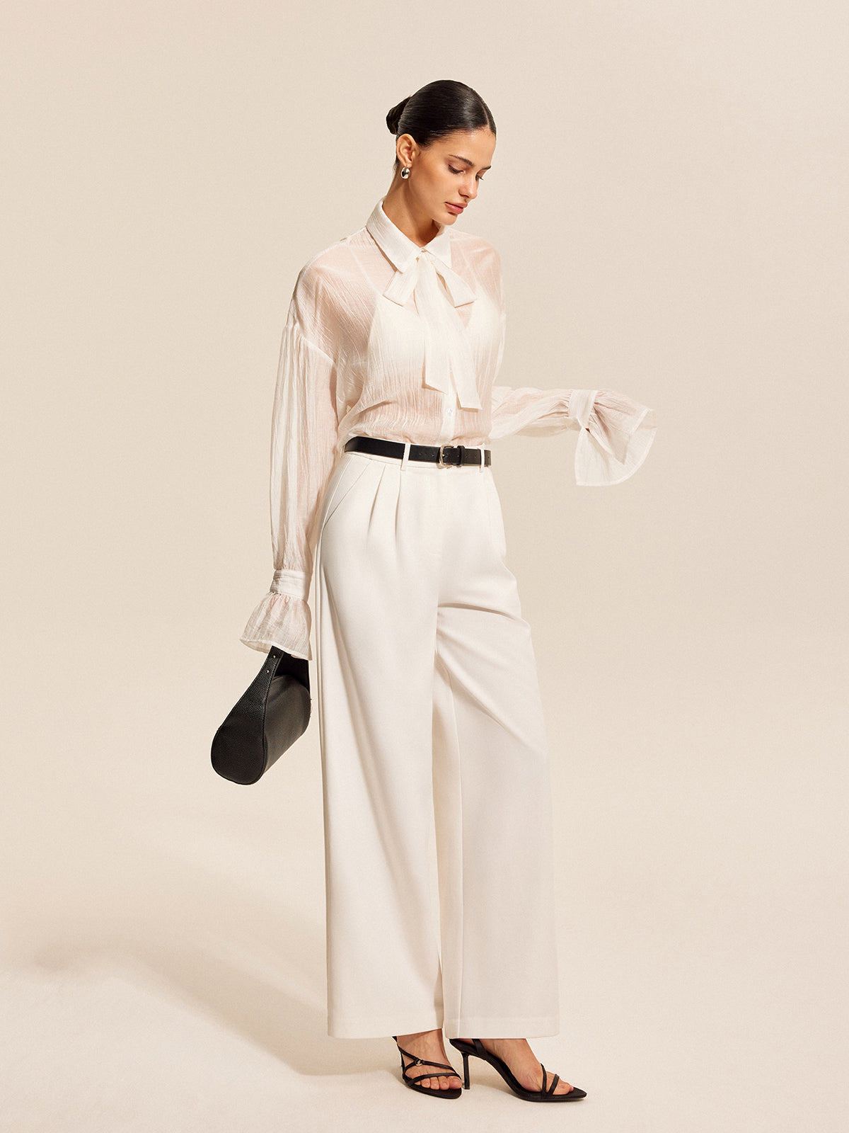 Transparente Bluse mit Fliege