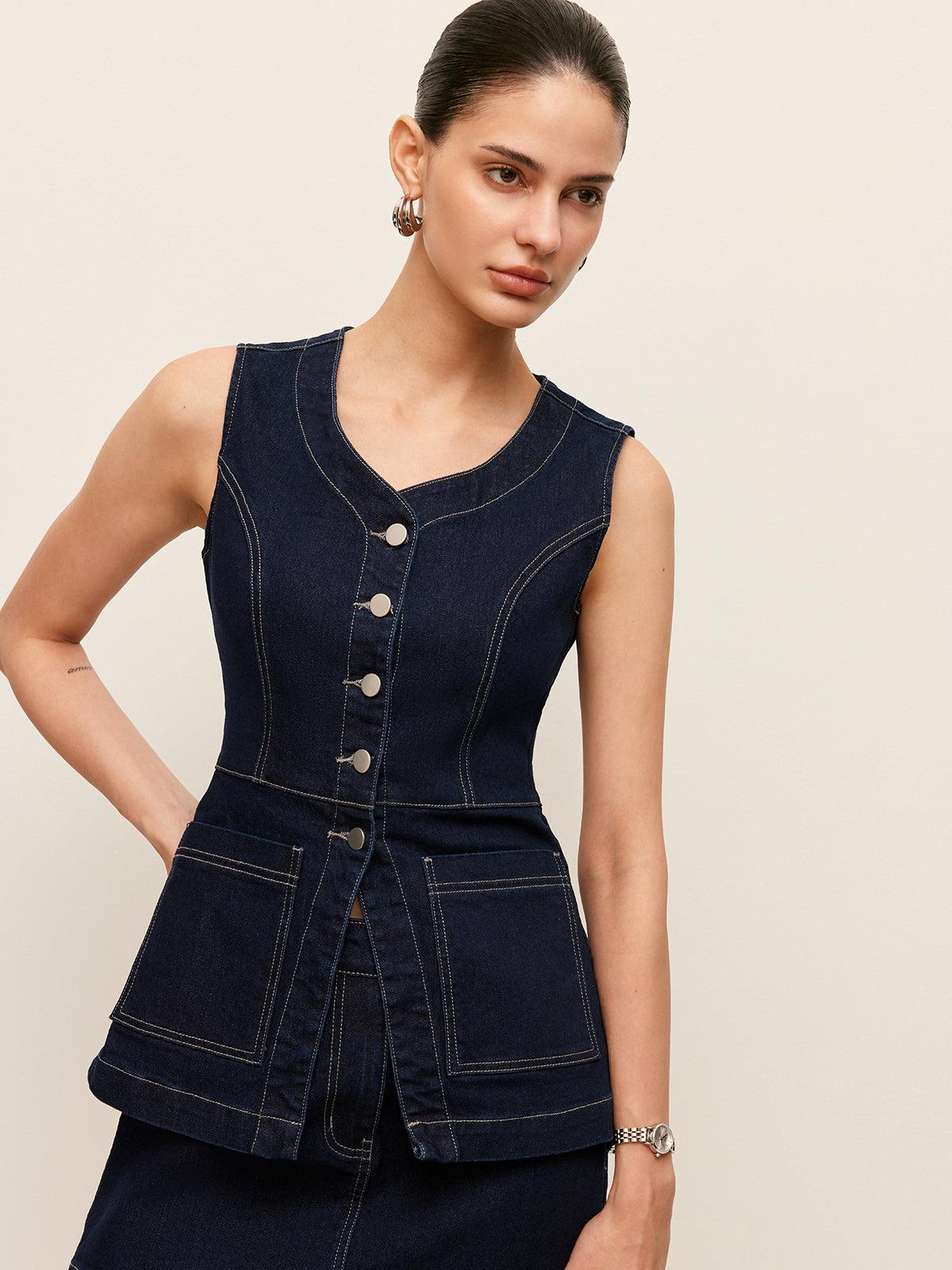 Jeansweste mit Taschen und Knopfleiste
