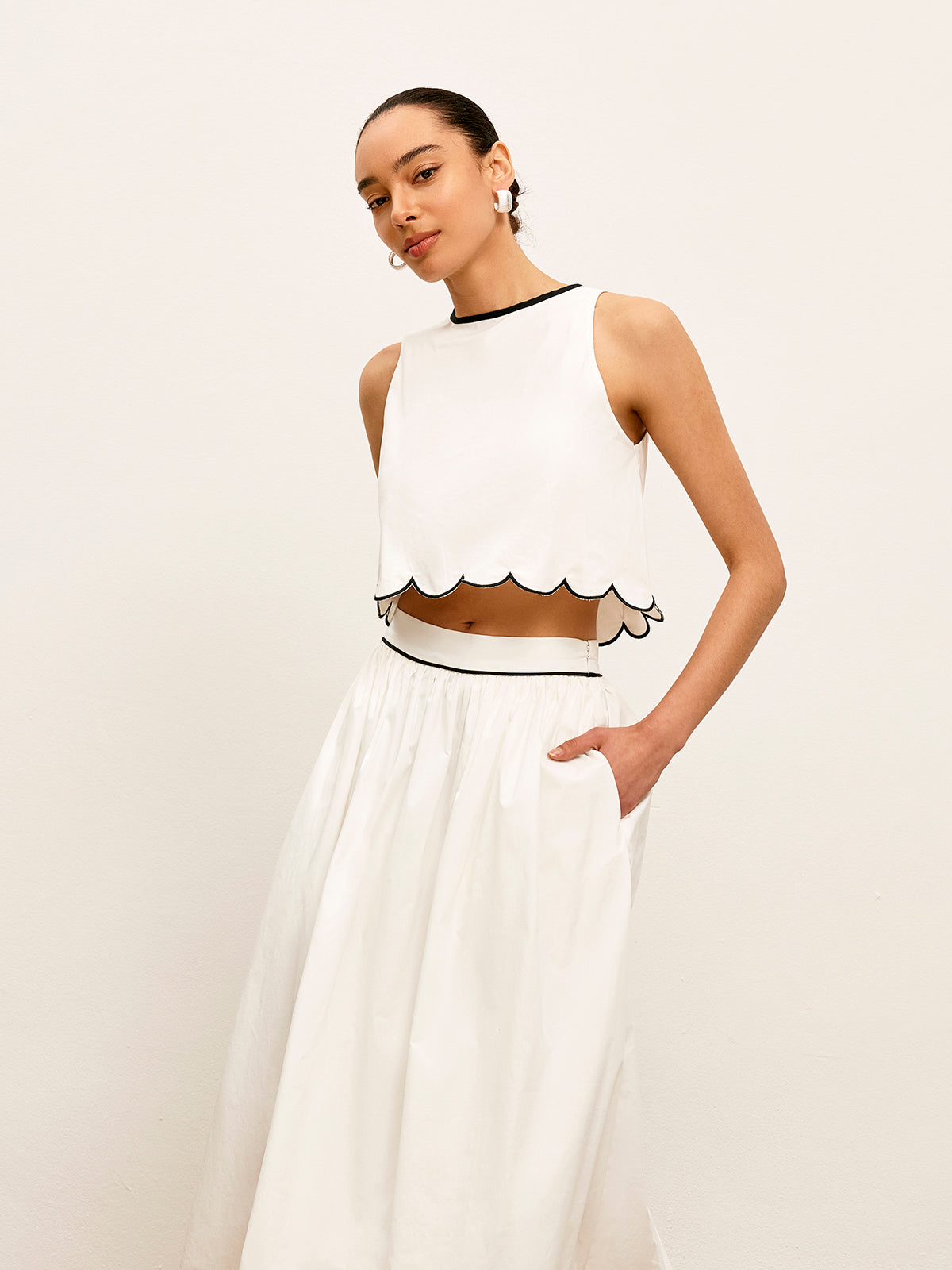 Sleeveless Skirt Set with Ruffled Hem Detail and Color Blocking 