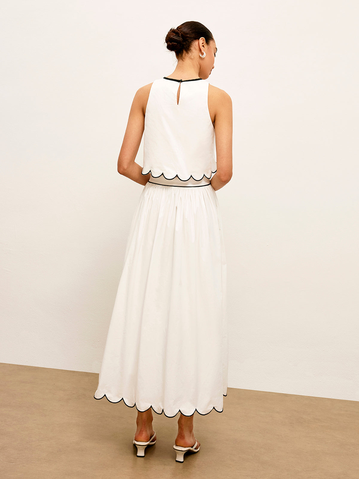 Sleeveless Skirt Set with Ruffled Hem Detail and Color Blocking 