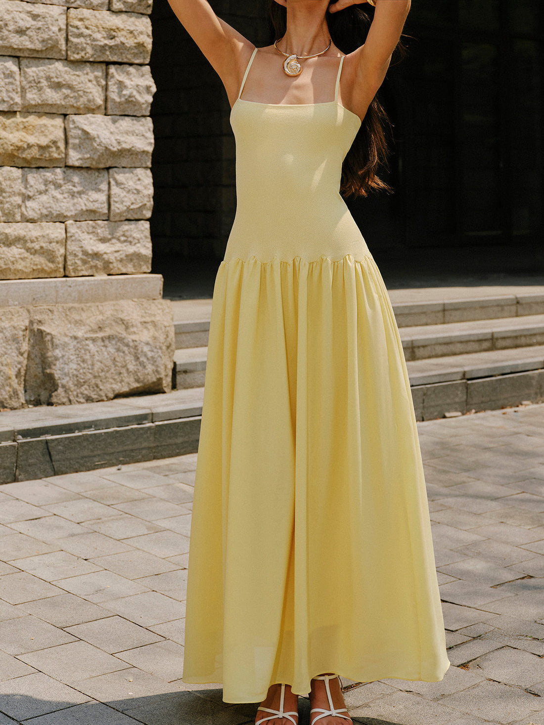 Plissierter Rock, trägerloses Maxikleid