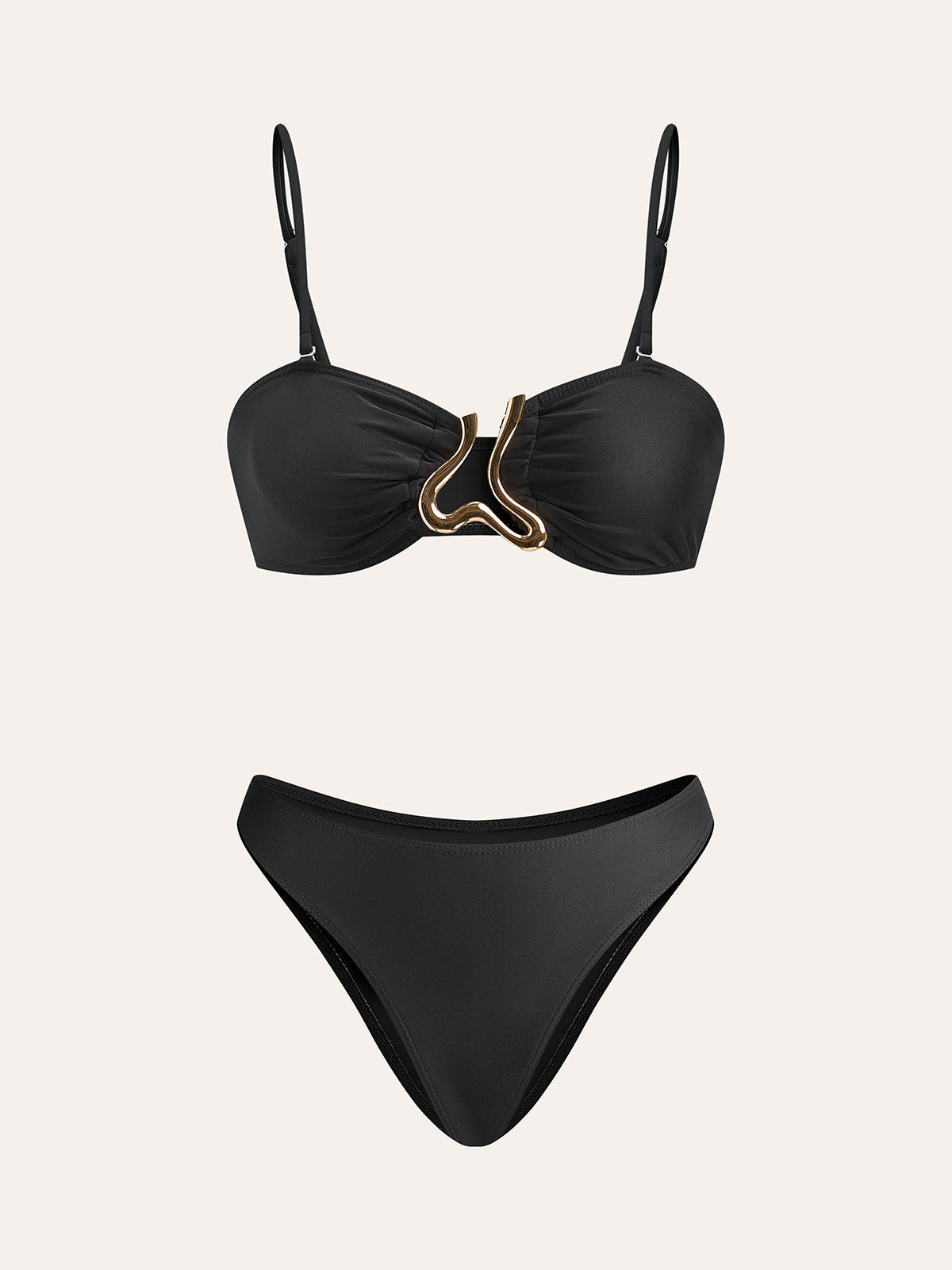 Bikini-Set mit Golddetails, bestehend aus Oberteil und Rock.