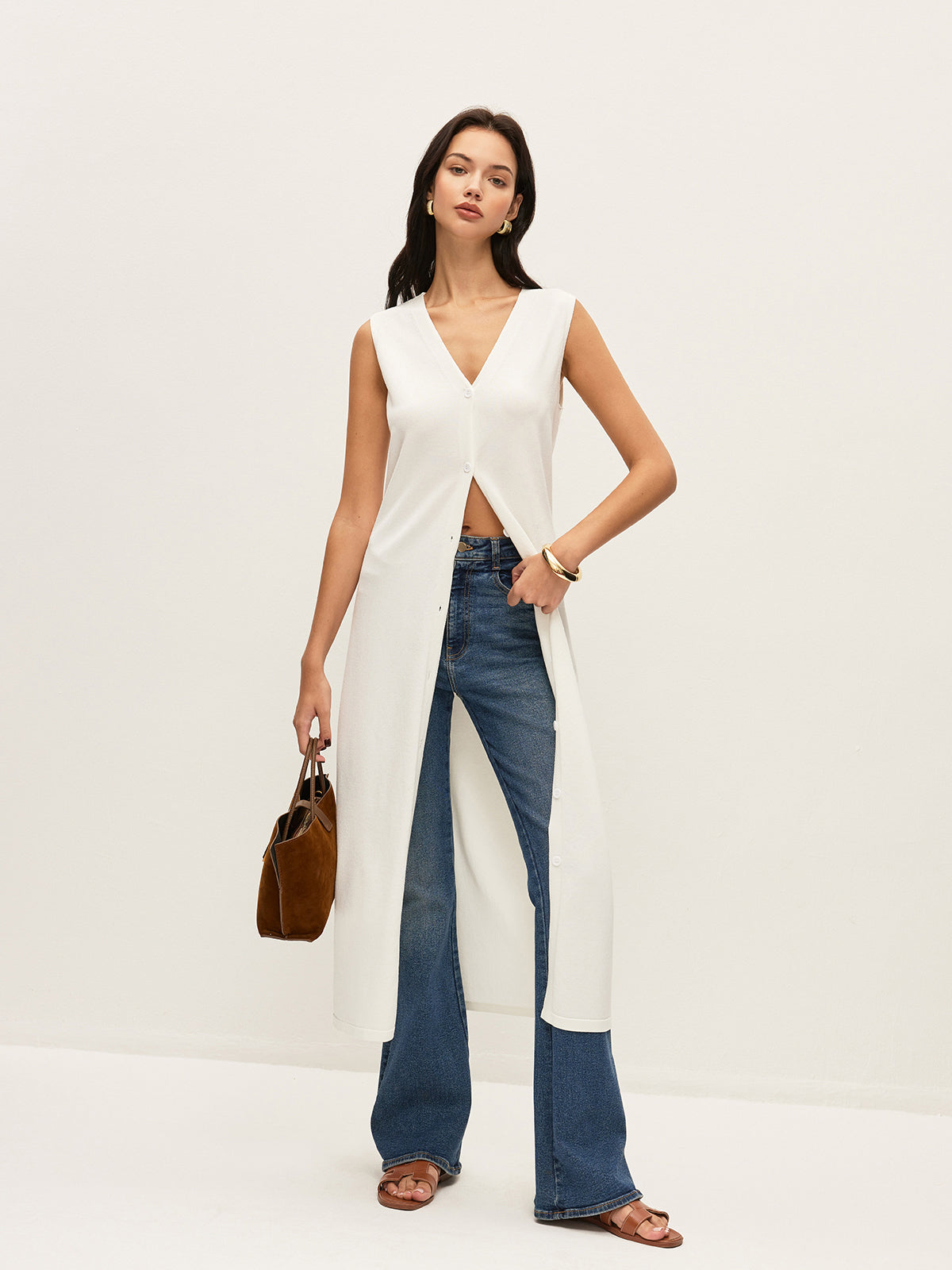 Set aus Weste mit Knöpfen und Strickhose