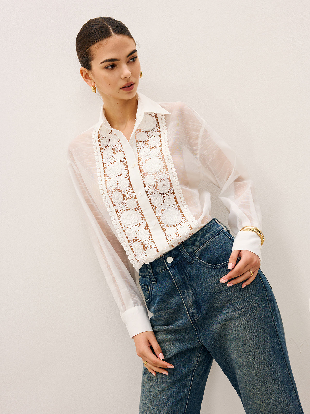 Bluse mit transparenten Spitzendetails