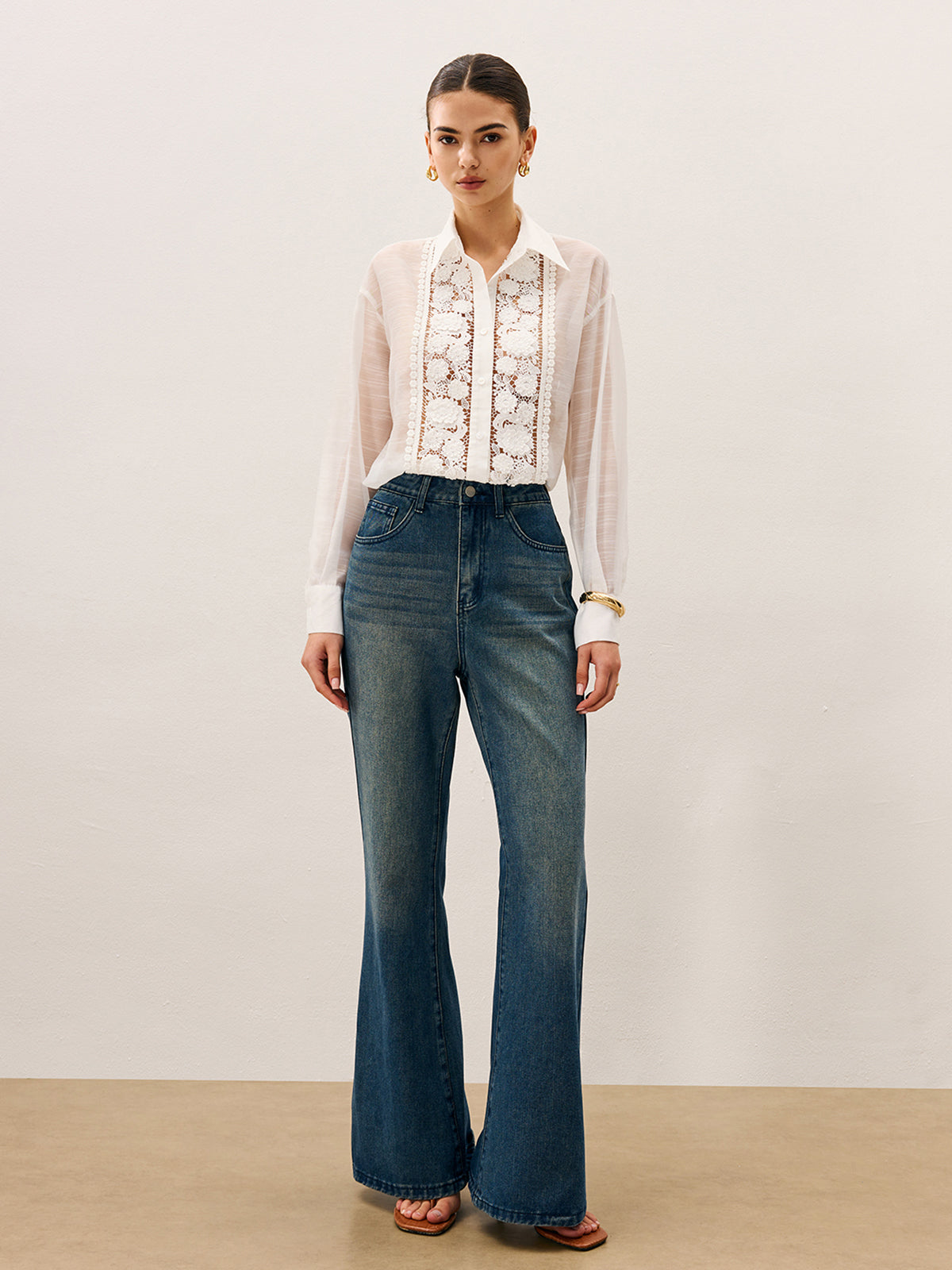 Bluse mit transparenten Spitzendetails