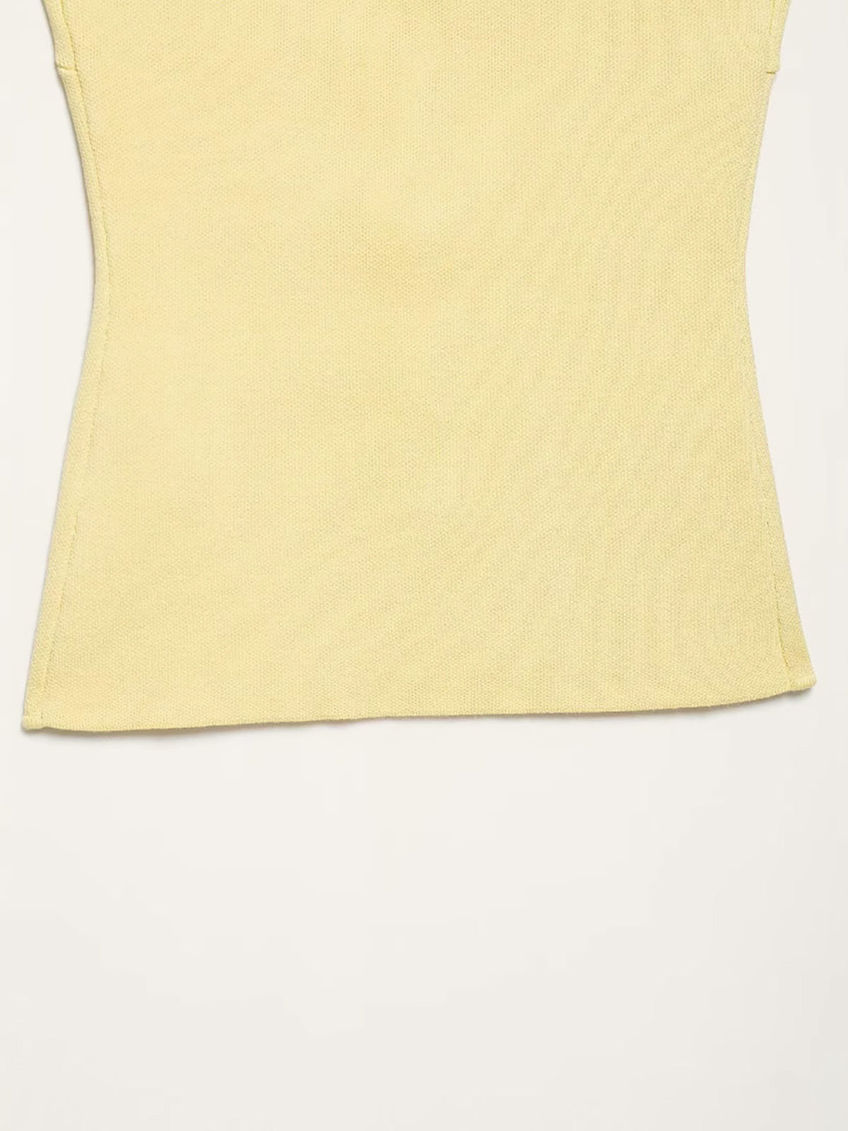 Curved Hem Grooved Knit Vest