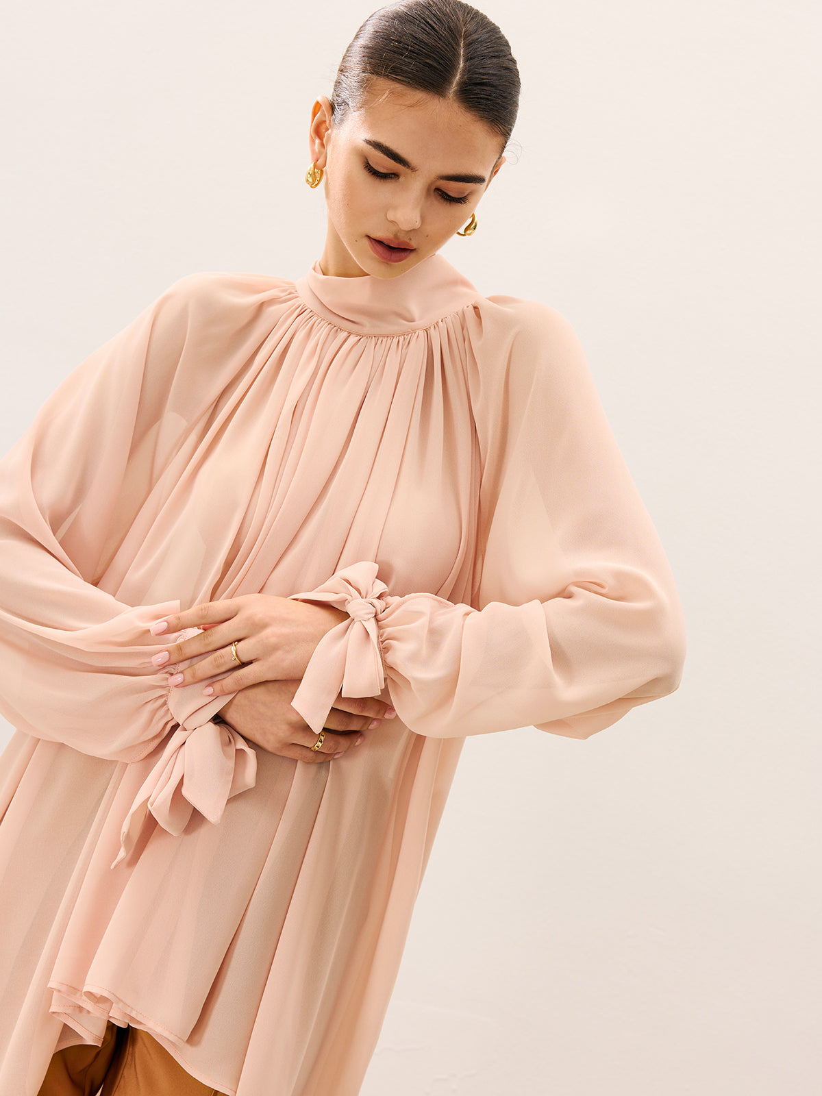 Rüschenbluse aus Chiffon in großen Größen, leicht transparent