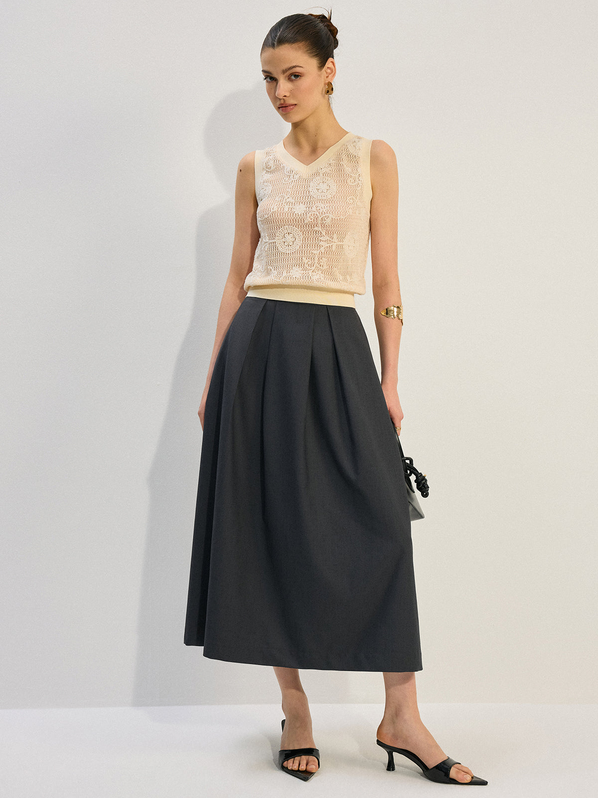 Semi-Transparent Ribbed V-Neck Knitted Vest
