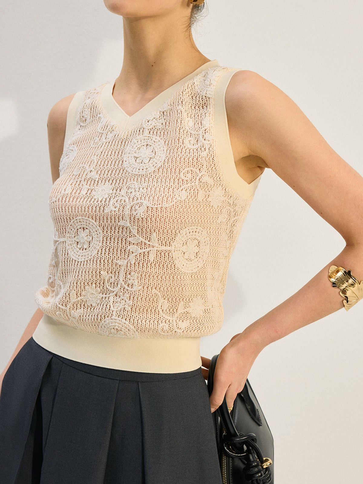 Semi-Transparent Ribbed V-Neck Knitted Vest