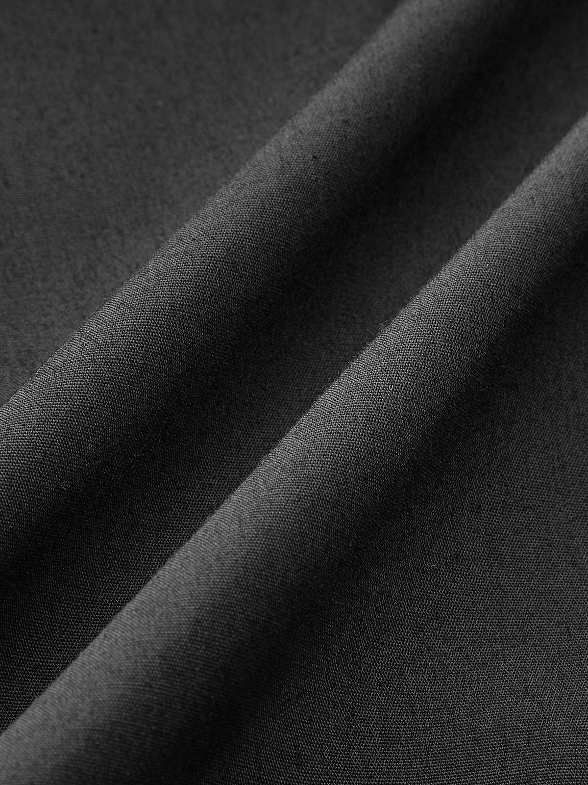 Hochgeschnittene, weite Hose mit Stickereidetails 