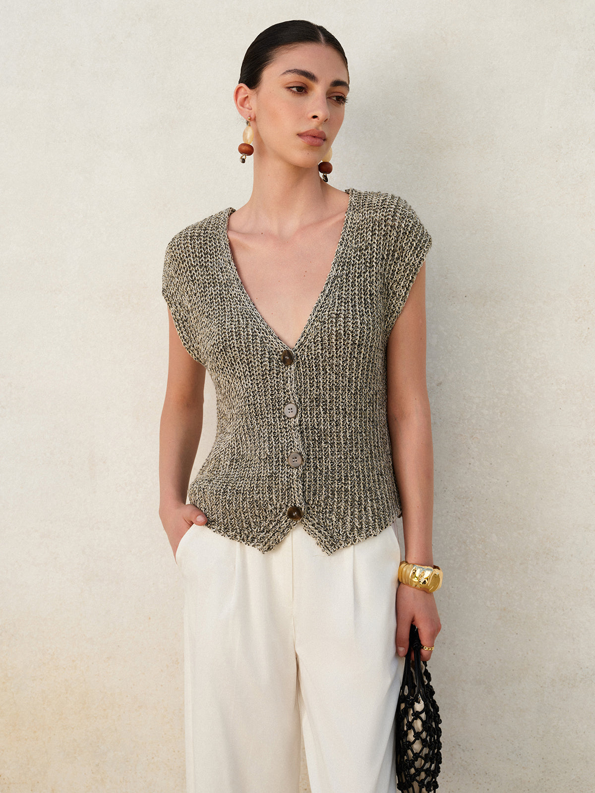 Strickweste mit Knöpfen