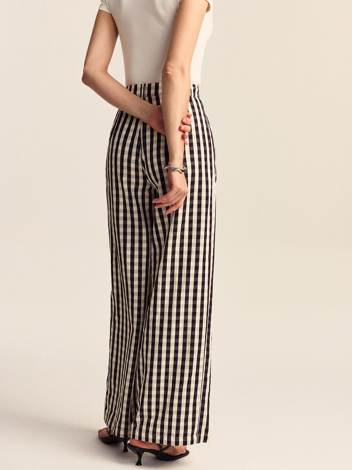 Karierte Hose mit weitem Bein 