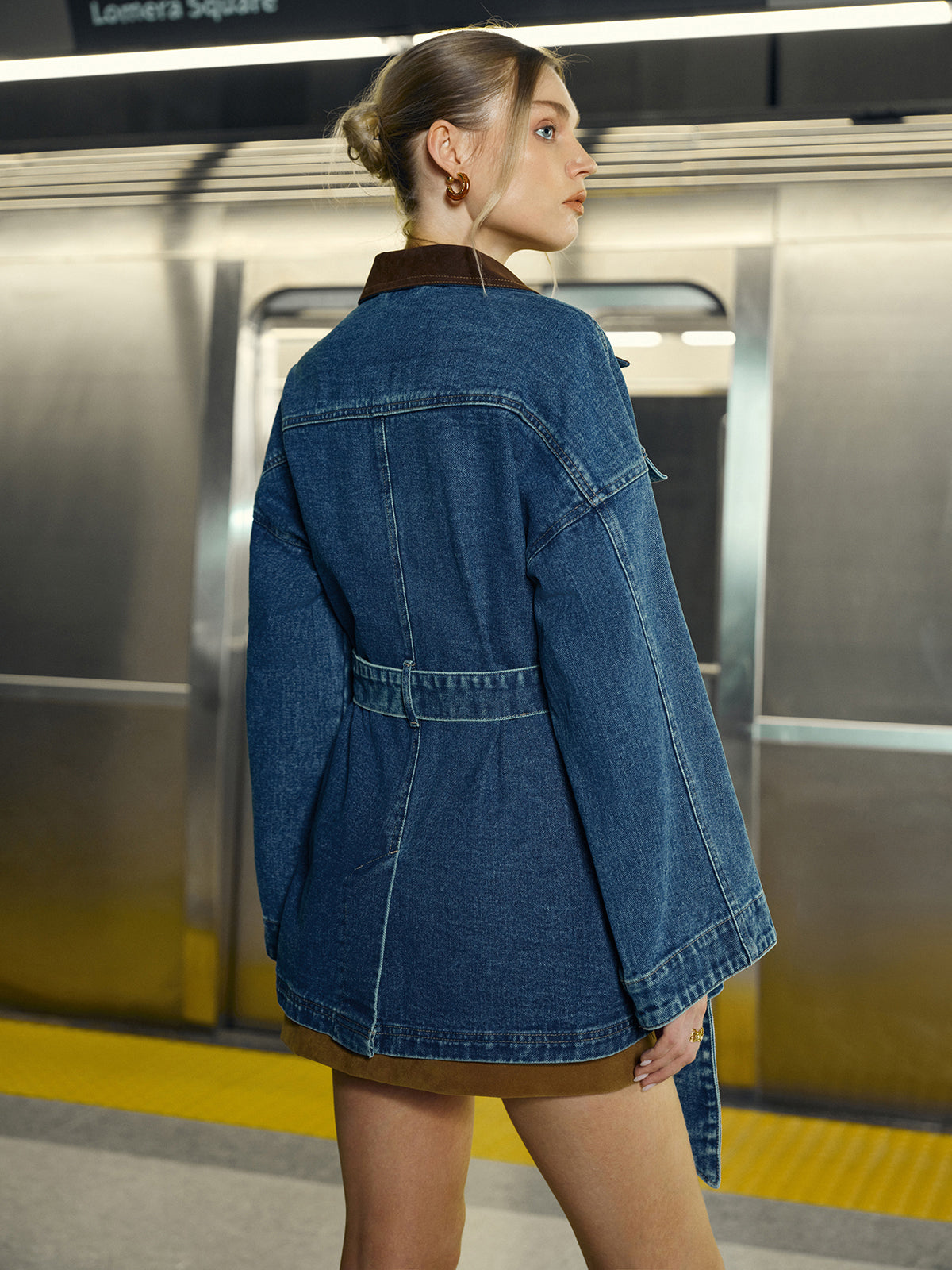 Althea Kemer Detaylı Denim Ceket