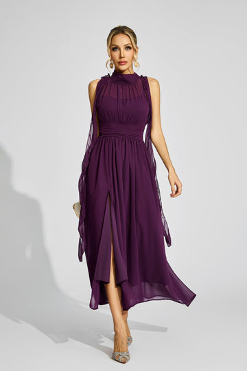 Violette Maxikleid mit hohem Kragen und Drapierung 