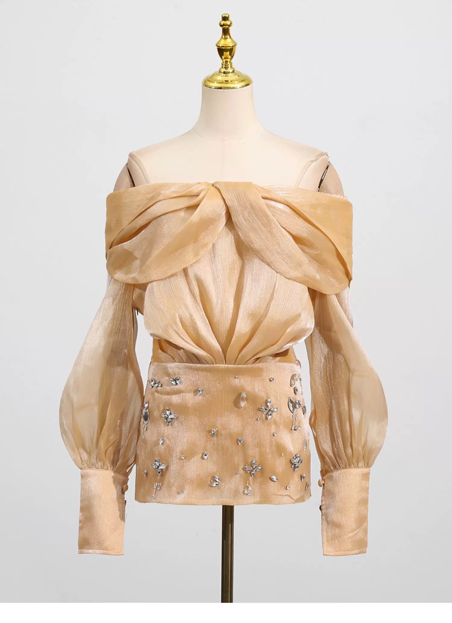 Minikleid mit vergoldetem Blumen- und Kristallbesatz 