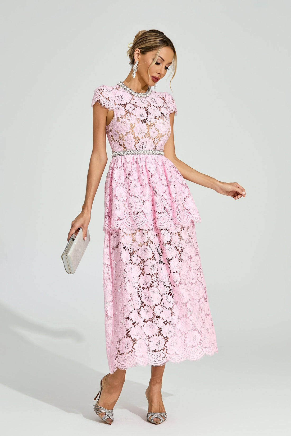 Fliederrosa Midikleid mit Spitze und Kristallverzierungen