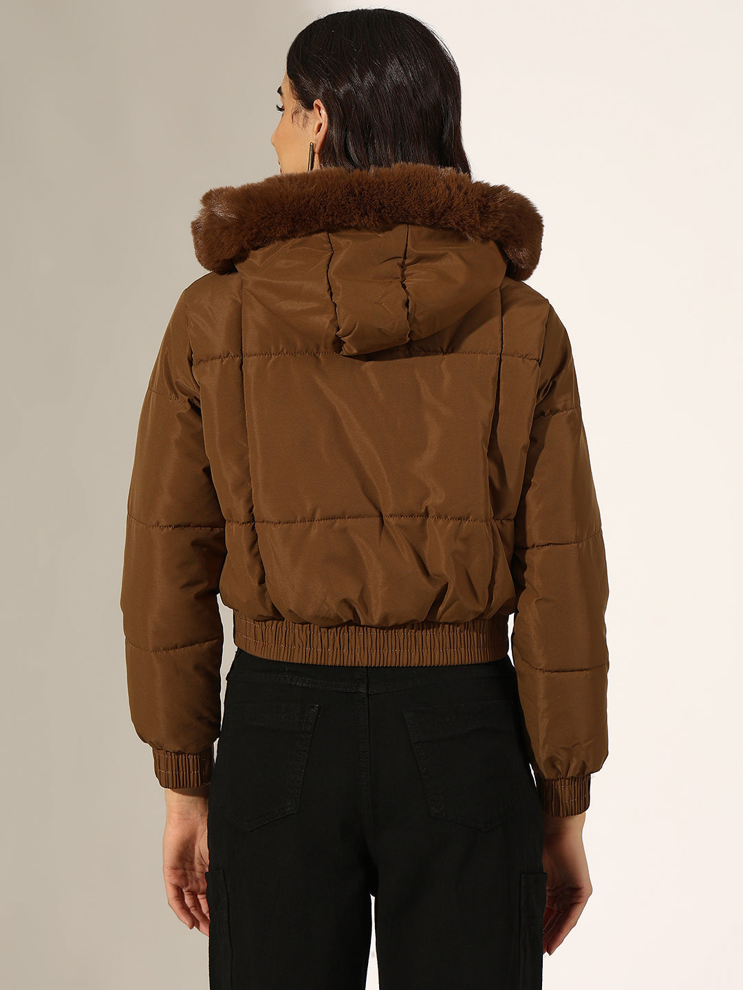 Oona Steppjacke mit Kapuze aus Kunstpelz 