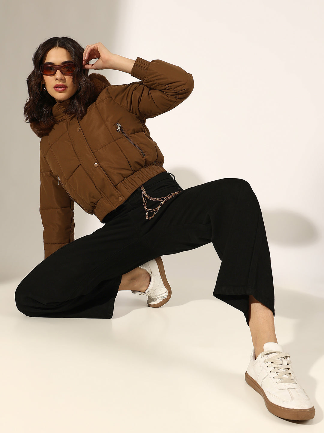 Oona Steppjacke mit Kapuze aus Kunstpelz 