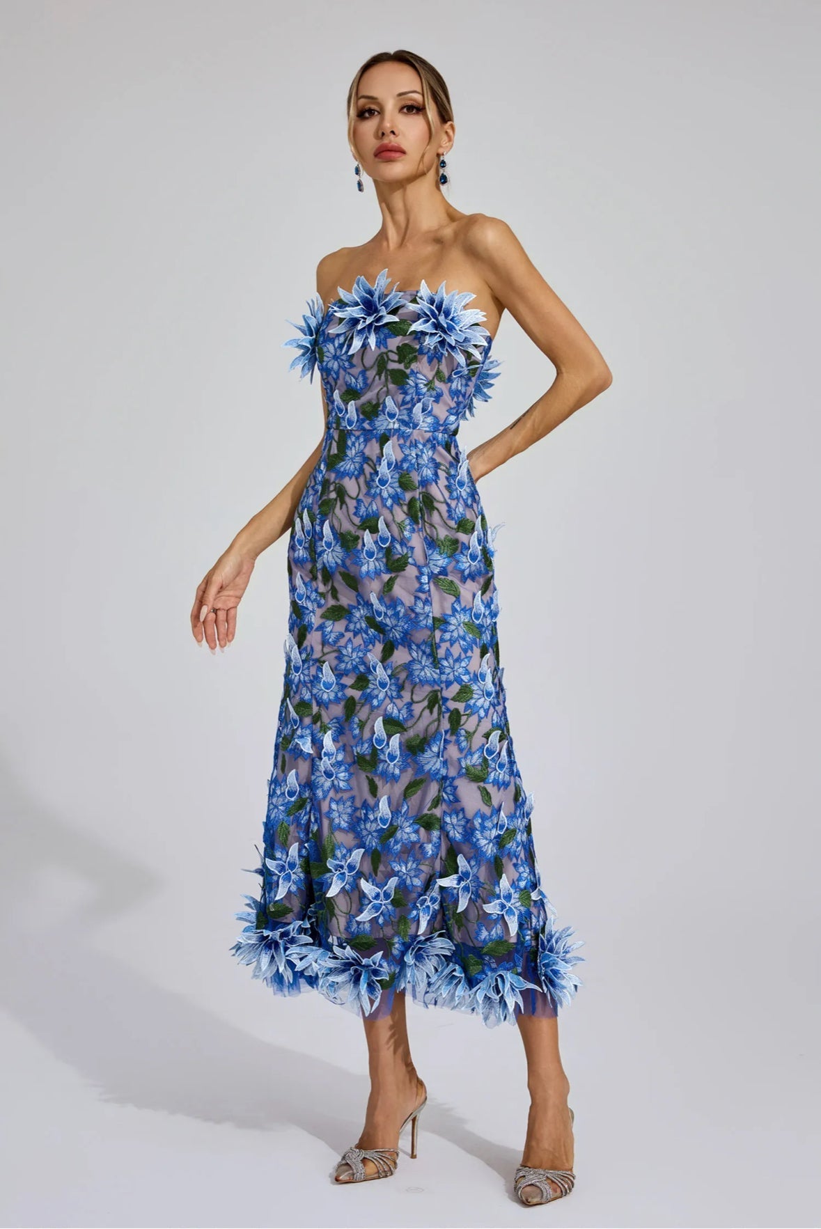 Rosalia 3D-Midikleid aus floraler Spitze