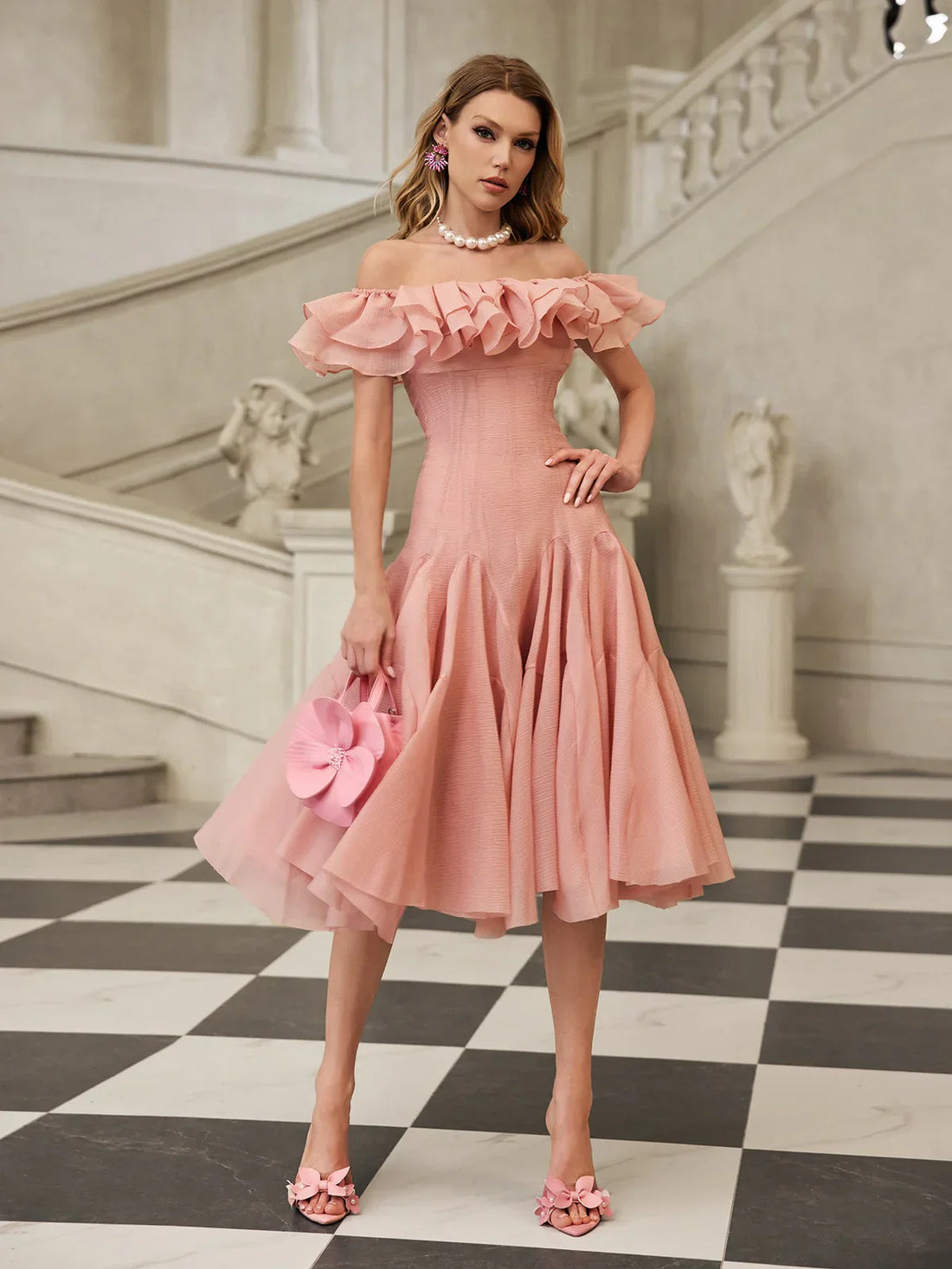 Amelie schulterfreies Rüschen-Midikleid – Rosa 