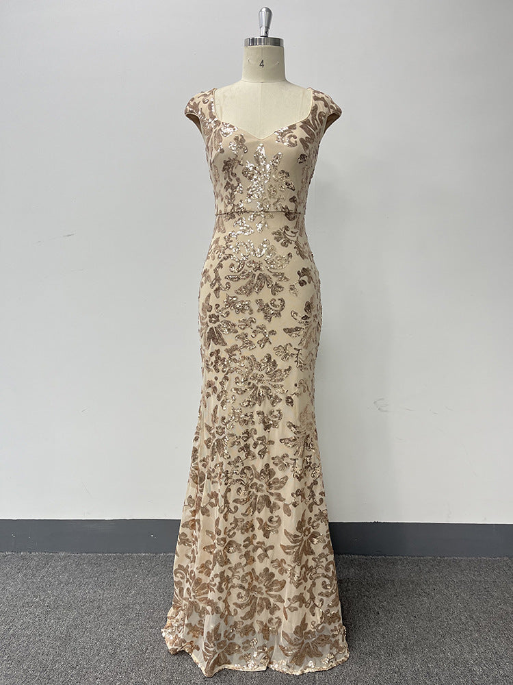 Enges Pailletten-Maxikleid in Gold