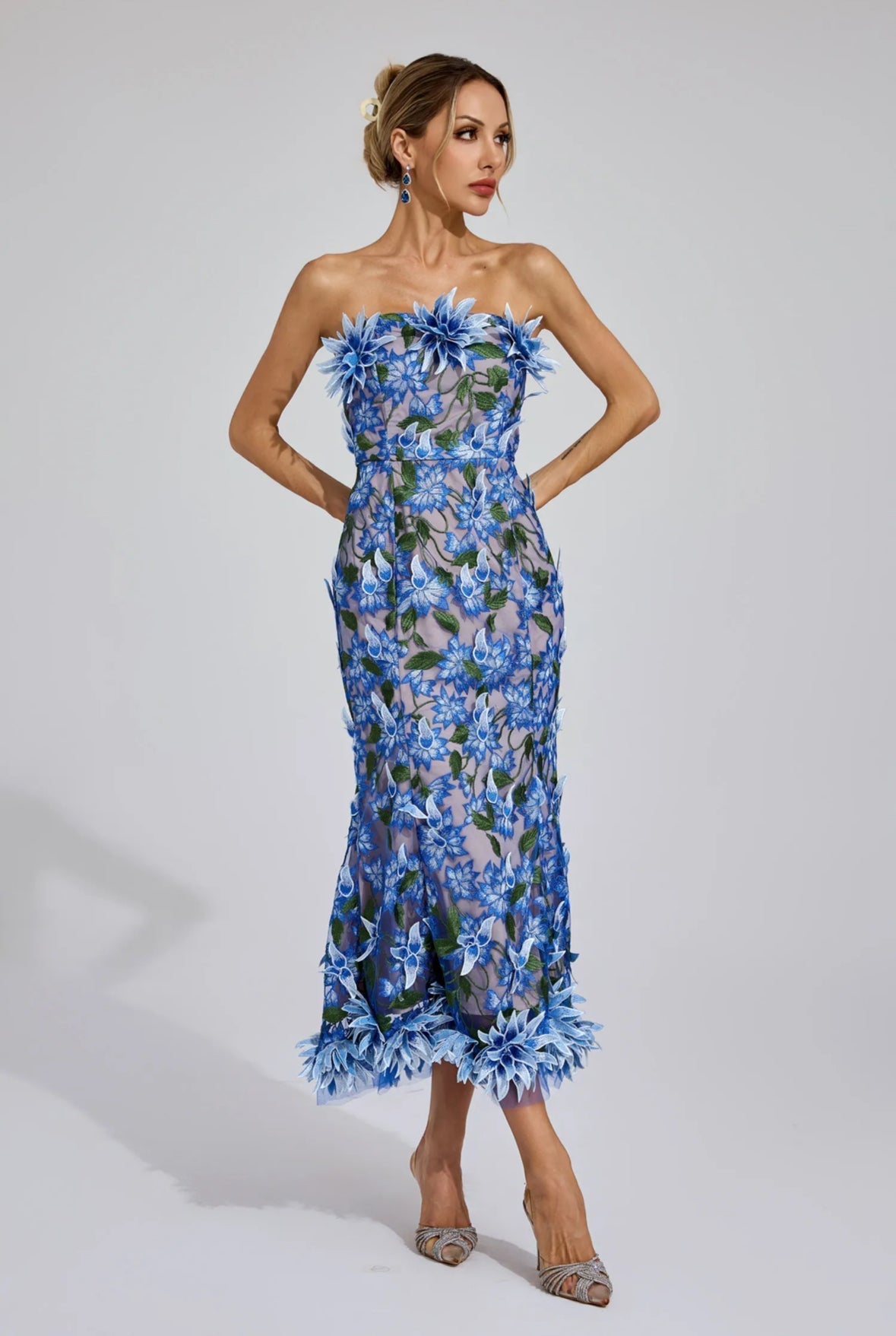 Rosalia 3D-Midikleid aus floraler Spitze