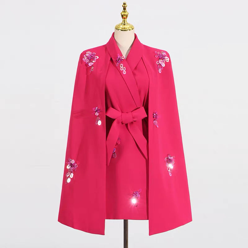 Stella Minikleid mit verziertem Cape 