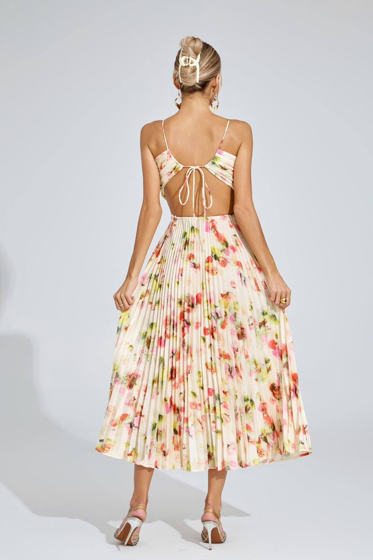 Fiorella Plissee-Midikleid mit Blumenmuster 