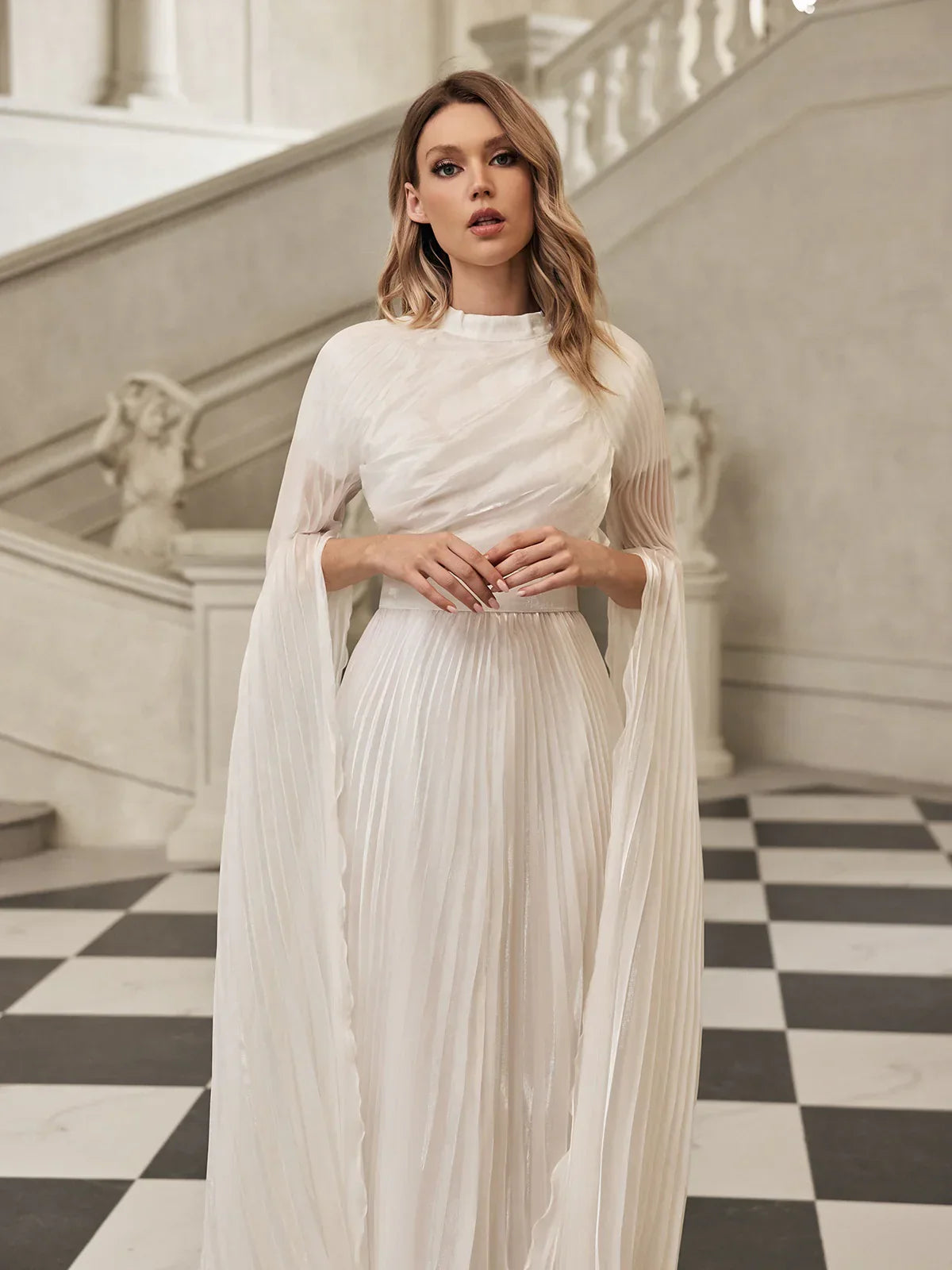 Celeste Maxikleid mit Falten und Flügelärmeln 