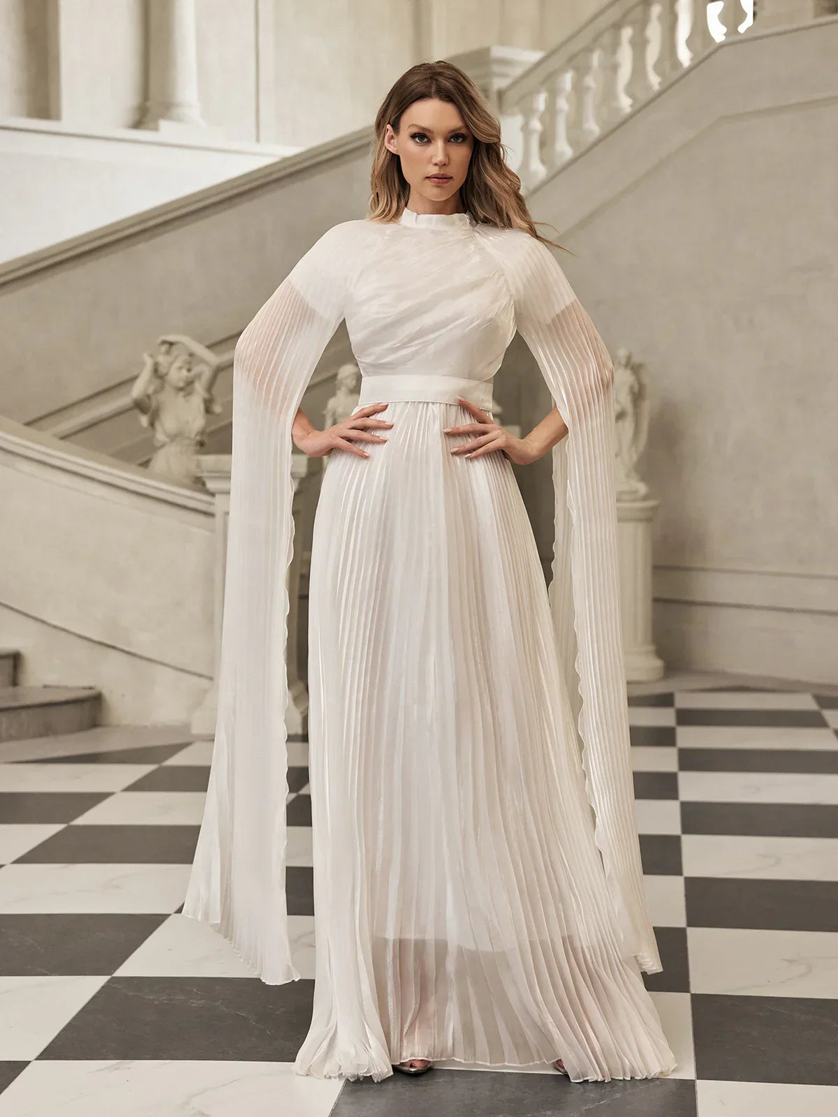 Celeste Maxikleid mit Falten und Flügelärmeln 