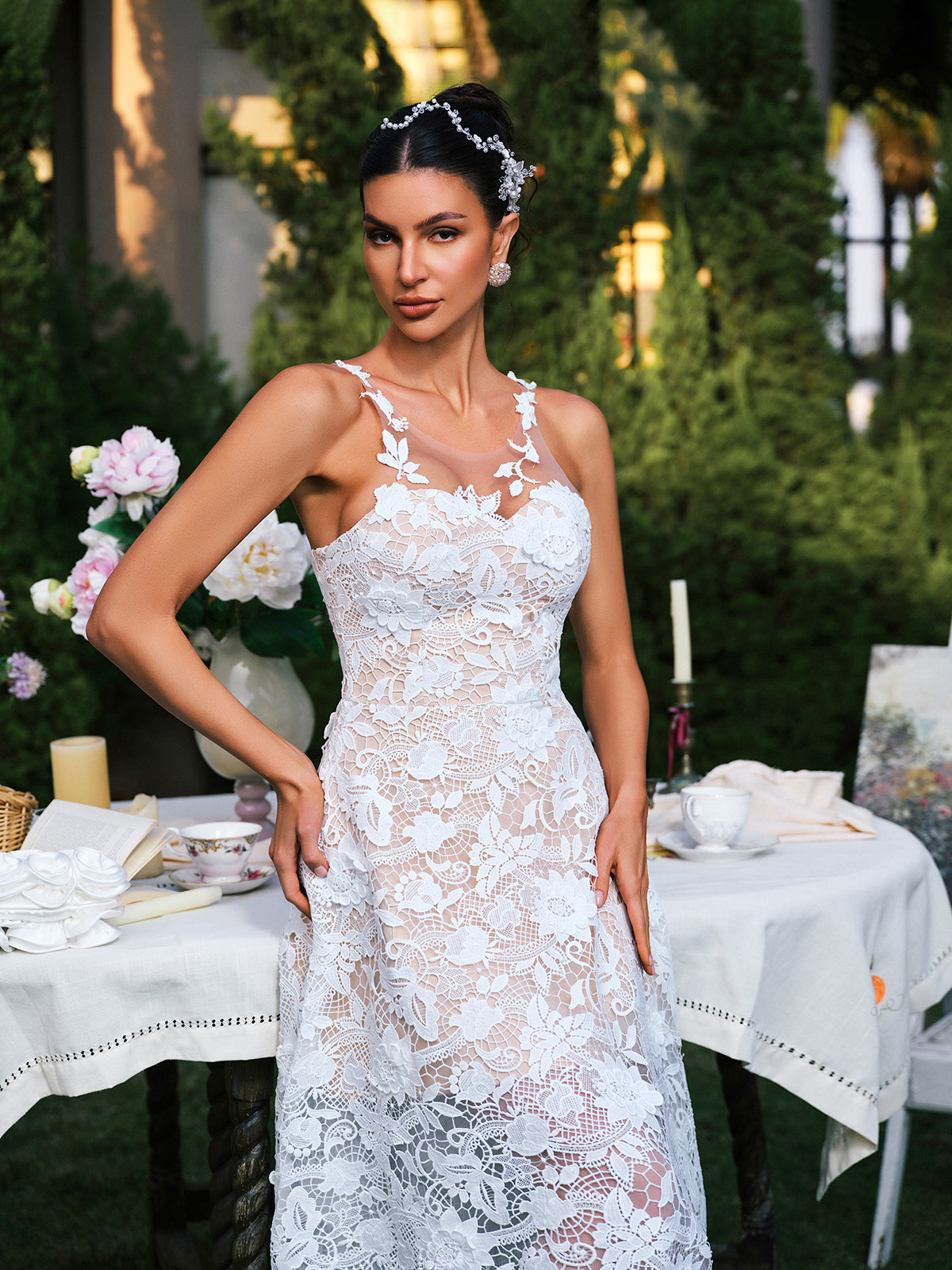 Edena Kolsuz Çiçek Dantelli Midi Elbise