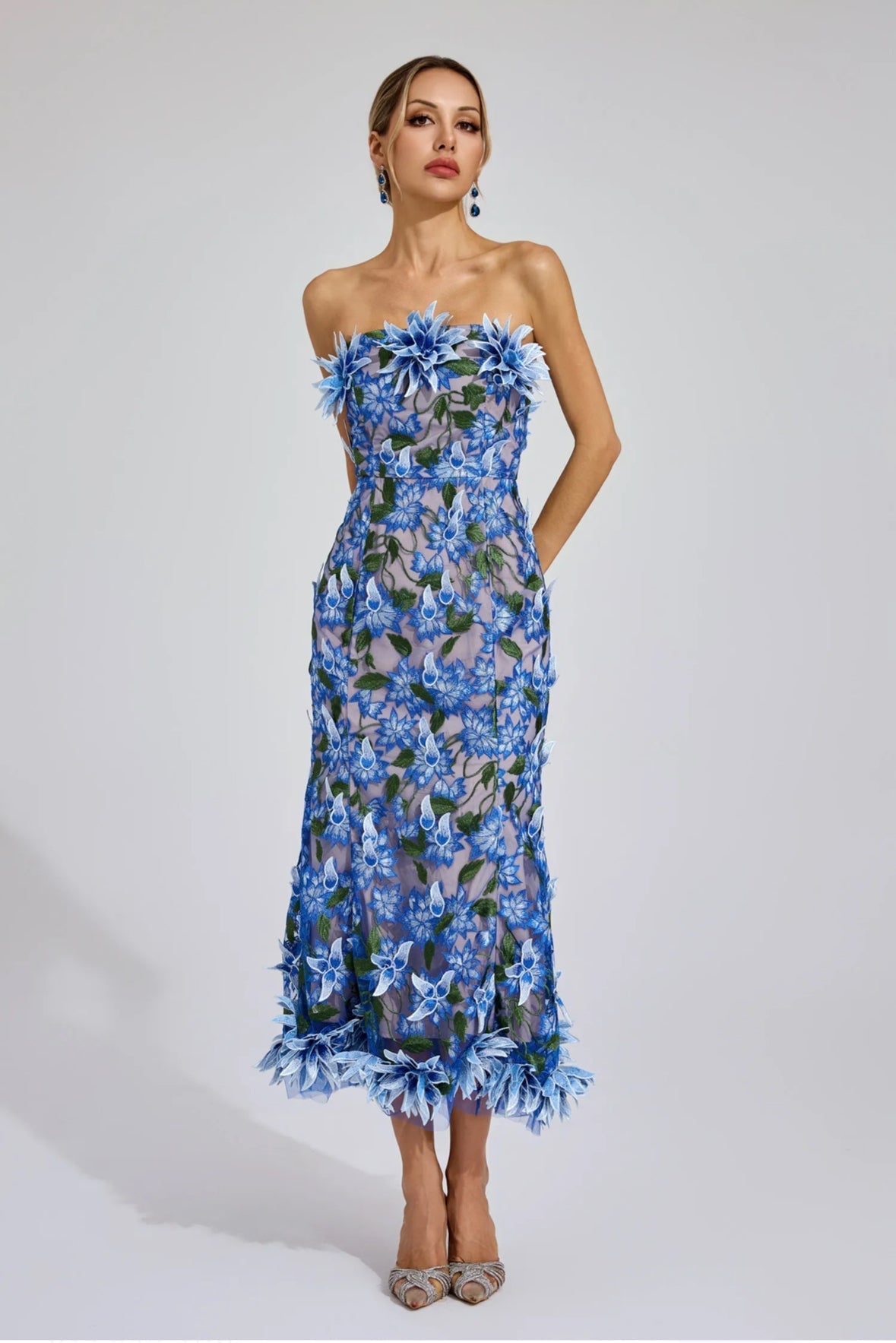 Rosalia 3D-Midikleid aus floraler Spitze