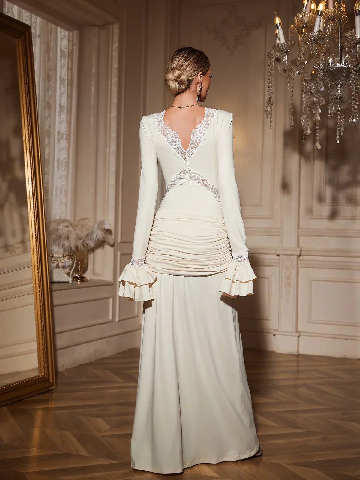Maxikleid mit Spitzeneinsätzen in Wien 