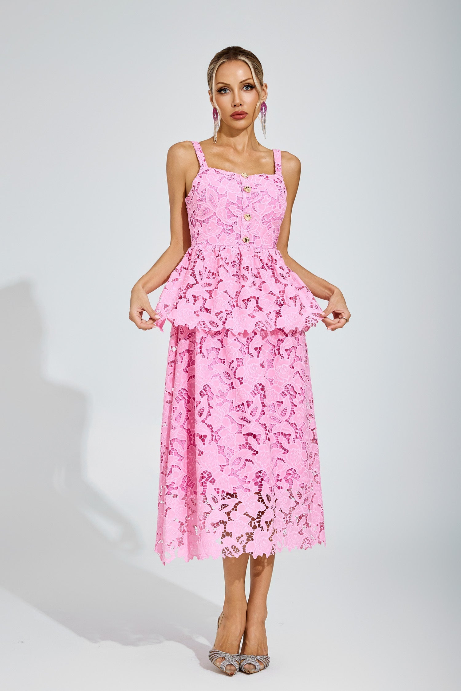 Amelie Rosa Spitzen-Peplum-Midikleid