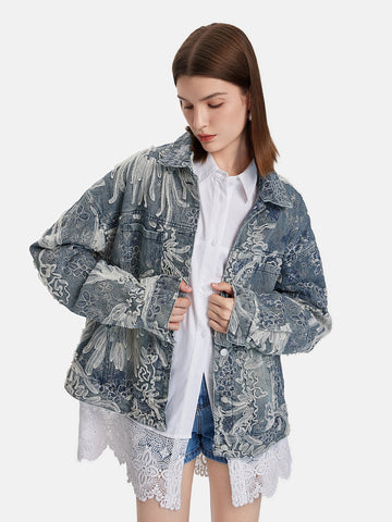 Bestickte Jeansjacke mit Perlenbesatz
