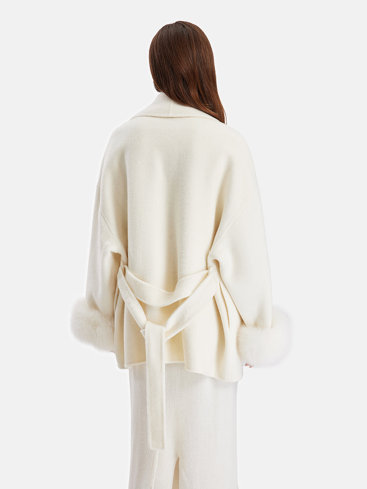 Minimalist Peluş Manşetli Kaban