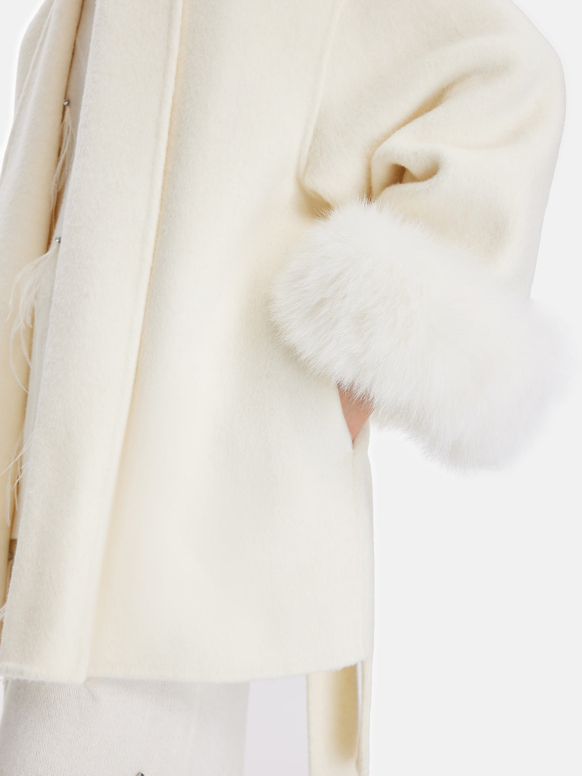 Minimalist Peluş Manşetli Kaban